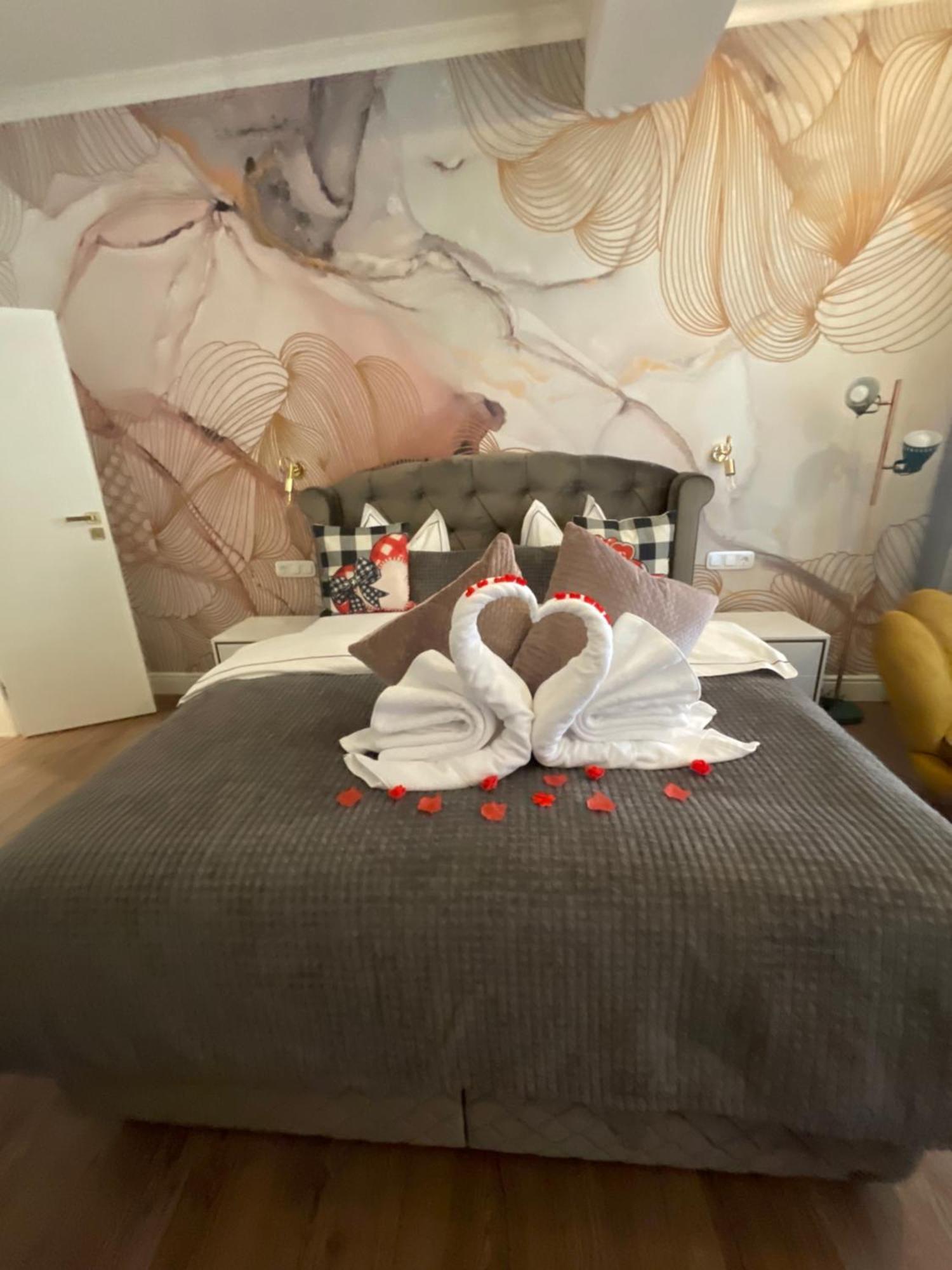 Luxuroom Apartment *