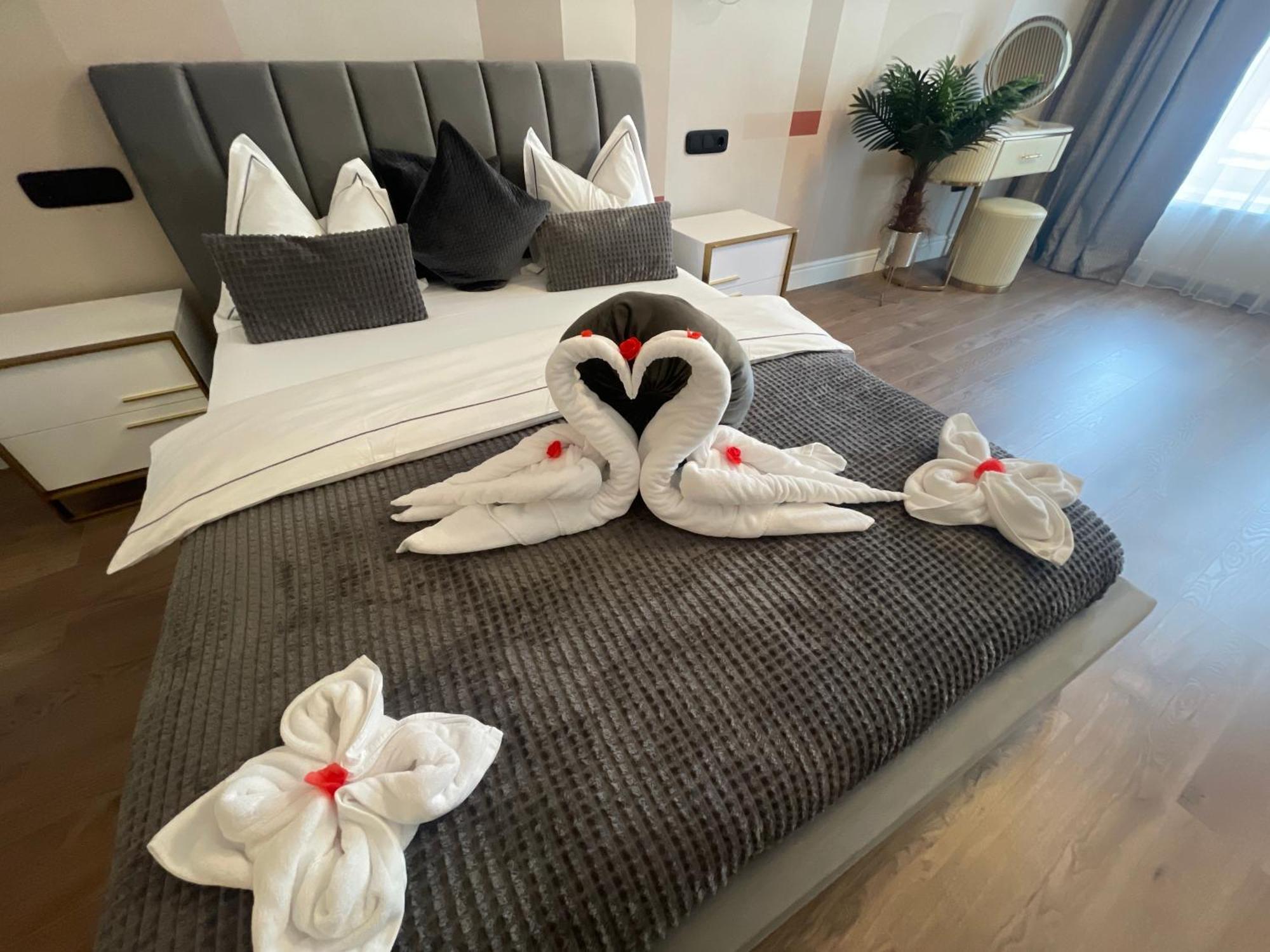 Luxuroom Apartment *